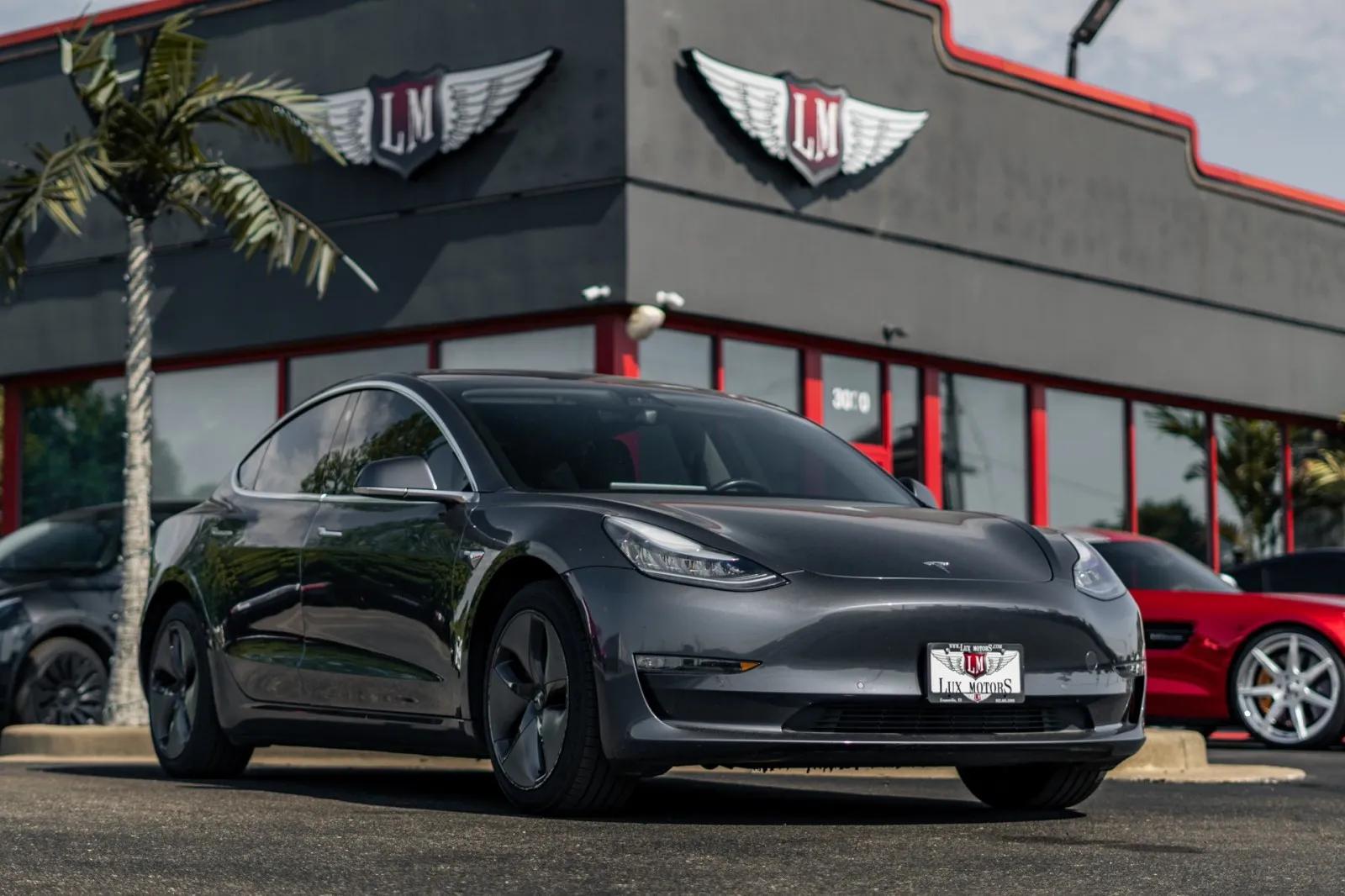 tesla model 3 2018 5YJ3E1EB8JF128469 image tesla model 3 2018 5YJ3E1EB8JF128469 image